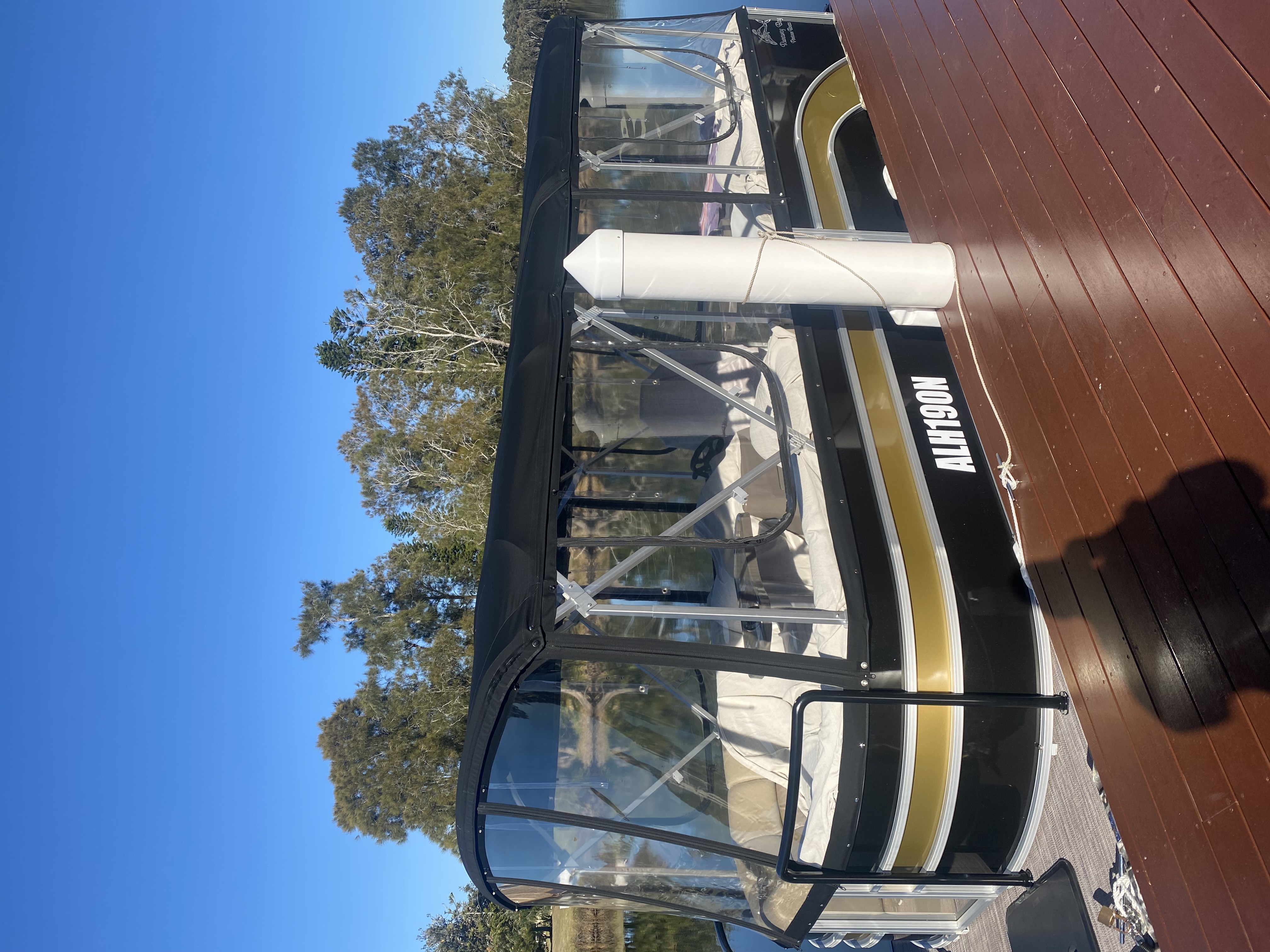 RUNAWAY BAY PONTOON BOATS